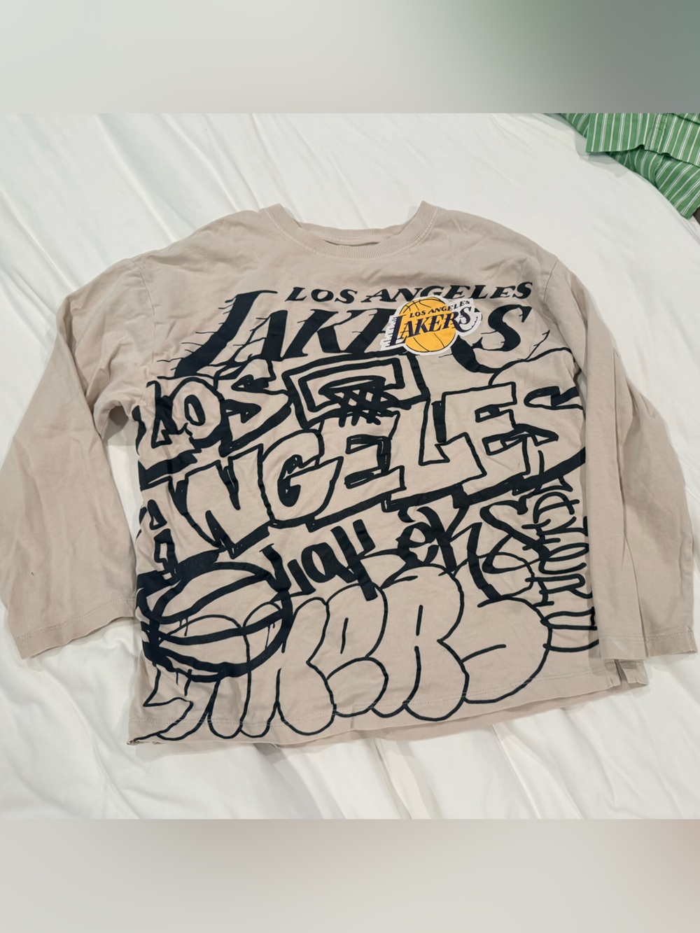 Zara Los Angeles Lakers Graffiti Graphic Long Sleeve Tee Beige Black